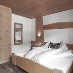 Arno Aparthotel 3*