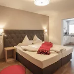 Apart Hotel Arno 3*